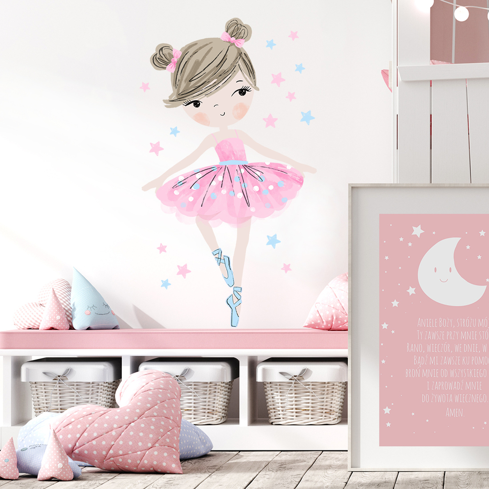Wand dekoriert mit rosafarbenem Ballerina Wandsticker