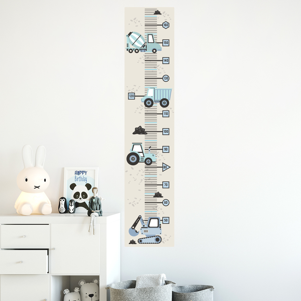 Wand dekoriert mit blauem Baufahrzeuge Kindermesslatte Wandsticker