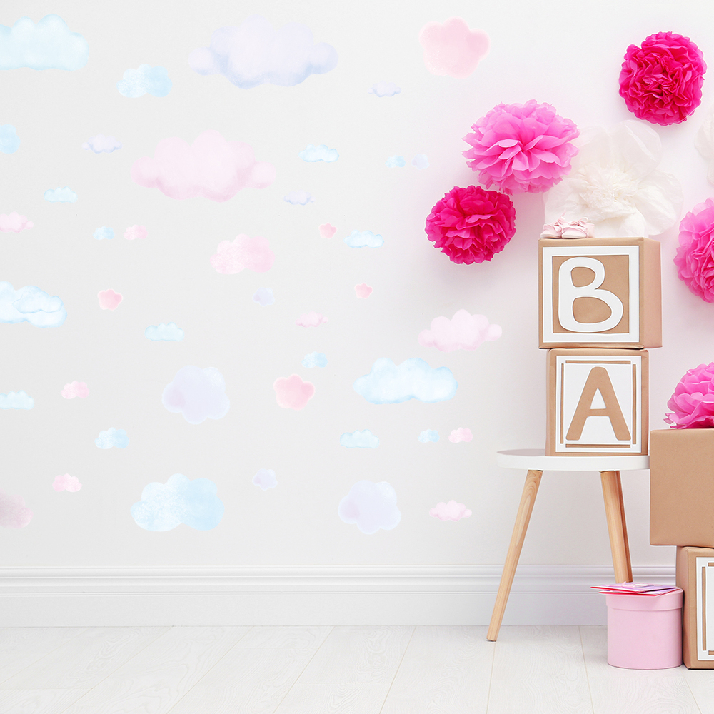 Wand dekoriert mit pinkem Wolken Wandsticker