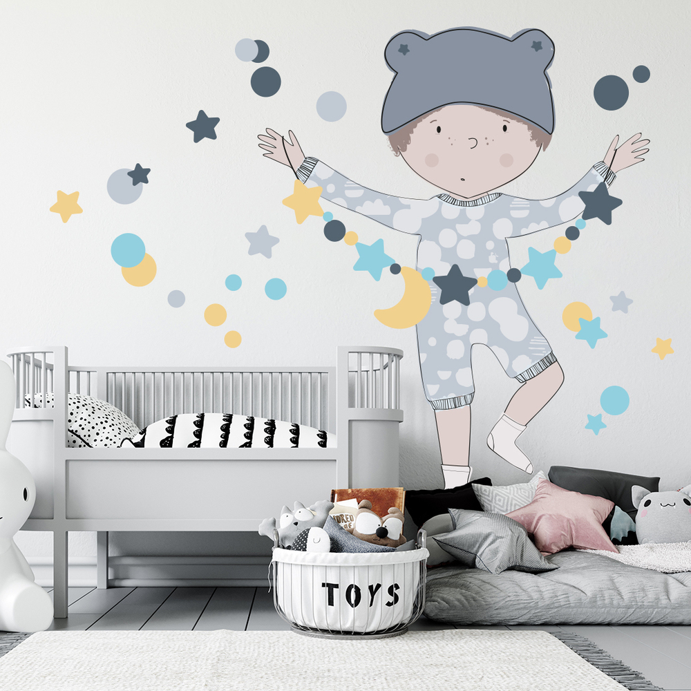 Wand dekoriert mit blauem Teo Wandsticker