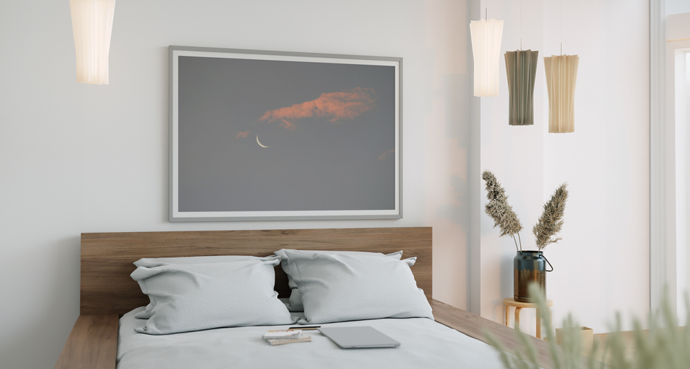 Schlafzimmer mit Bilderrahmen Schlafzimmer mit großem Bilderrahmen