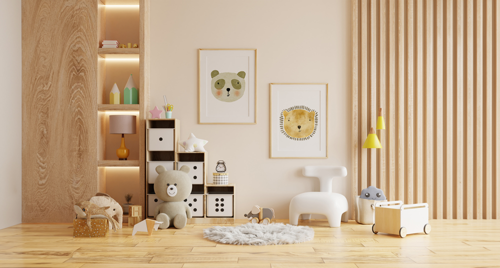 Wundervolles Kinderzimmer mit Rahmen Zwei Bilderrahmen aus Holz an der Wand eines Kinderzimmers