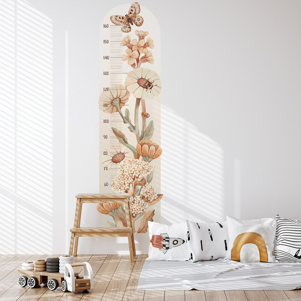 Kinderzimmer dekoriert mit Boho Blumen Kindermesslatten Sticker