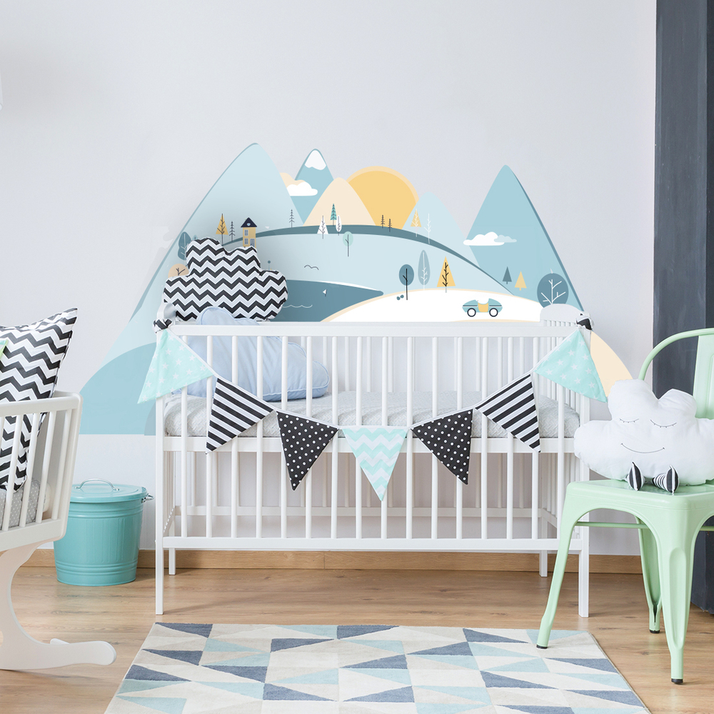 Kinderzimmer dekoriert mit hellblauem Berge Sticker