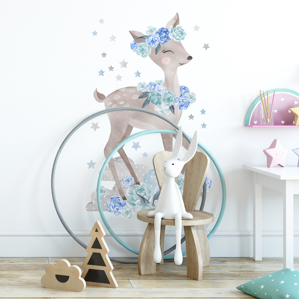 blaues Reh Wandtattoo an Kinderzimmerwand