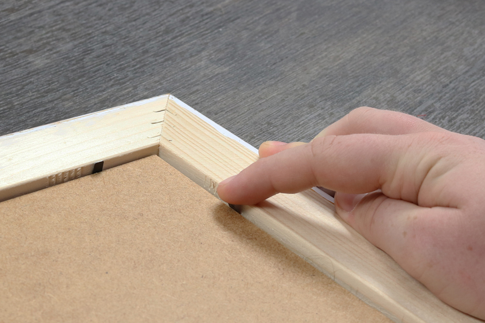 DIY-Memoboard Rahmen verschließen DIY-Memoboard den Rahmen wieder verschließen