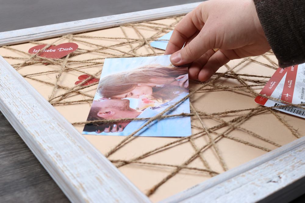 DIY-Memoboard als Geschenkidee DIY-Memoboard als Geschenkidee mit persönlichen Dingen bestücken