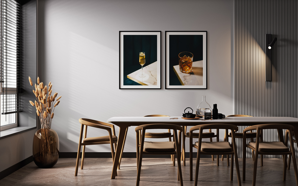 Offenes Wohnzimmer und Essbereich Offenes Wohnzimmer mit Essbereich und Bilderrahmen an der Wand