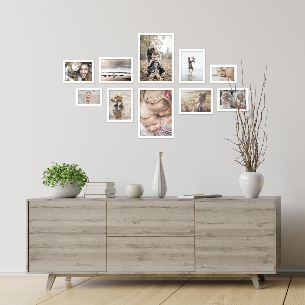 Bilderwand aus weißem 10er Bilderrahmen-Set