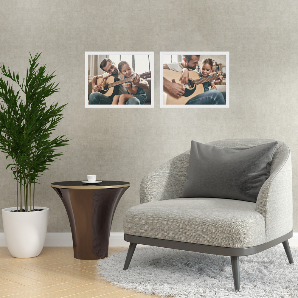 2er 24x30 Bilderrahmen-Set in Weiß im Wohnzimmer