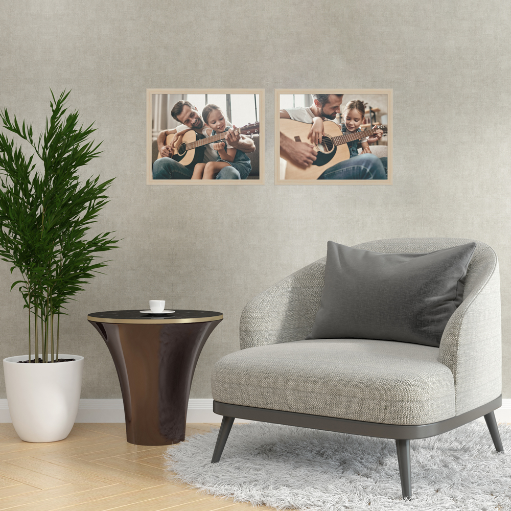 2er 24x30 Bilderrahmen-Set in Natur im Wohnzimmer