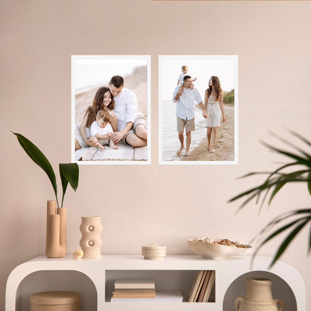 2er 30x42 Bilderrahmen-Set in Weiß im Wohnzimmer