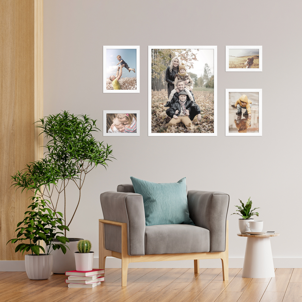 Bilderwand aus weißem 5er Bilderrahmen-Set