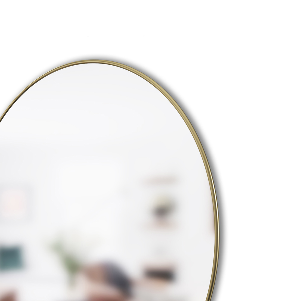 Detailbild - Ovaler Wandspiegel in gold Detailbild von einem Ovalen Wandspiegel in gold