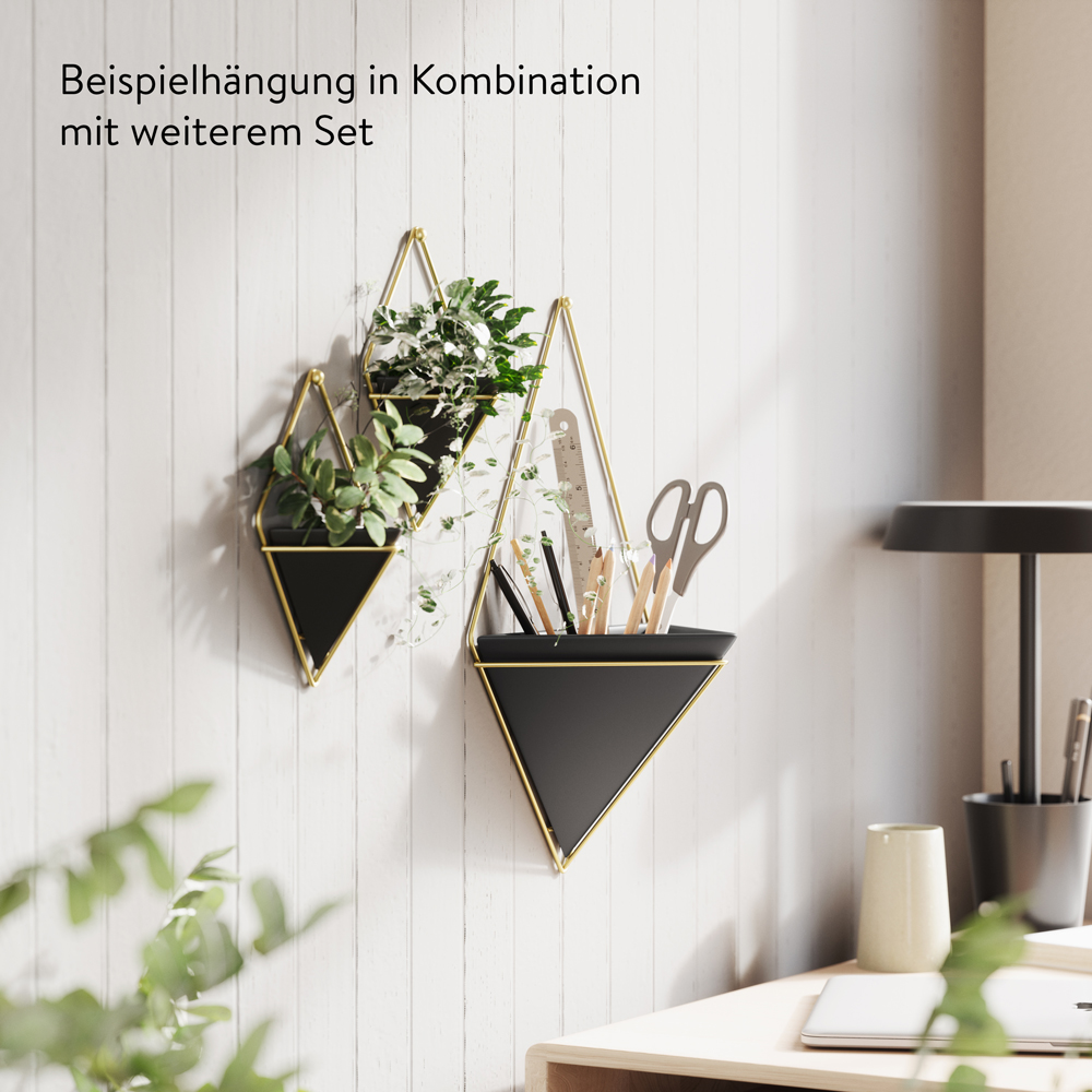 Beispielhängung für Wandvasenset "Trigg" in Schwarz schwarze Wandvasen in modernem Büro