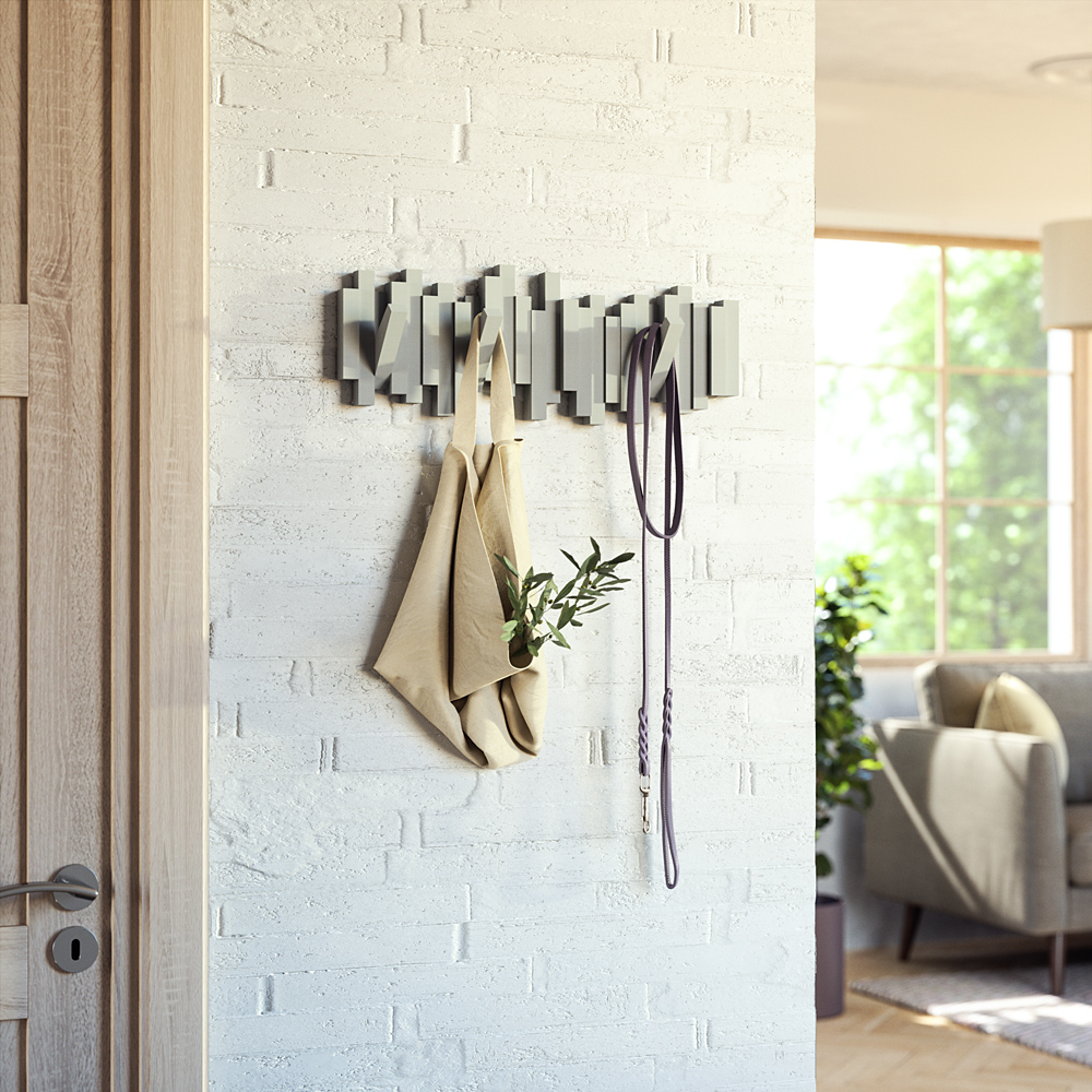 graue Wandgarderobe aufghängt in Shabby-Chic Wohnzimmer