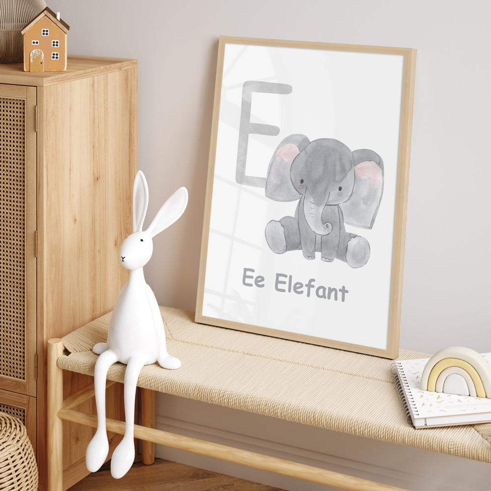 Kinderzimmer dekoriert mit Poster "E-Elefant"