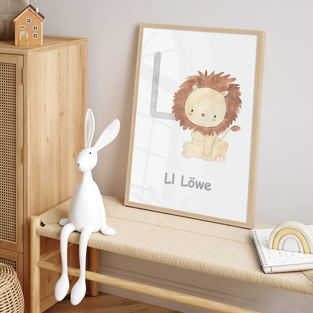 Kinderzimmer dekoriert mit Poster "L-Löwe"