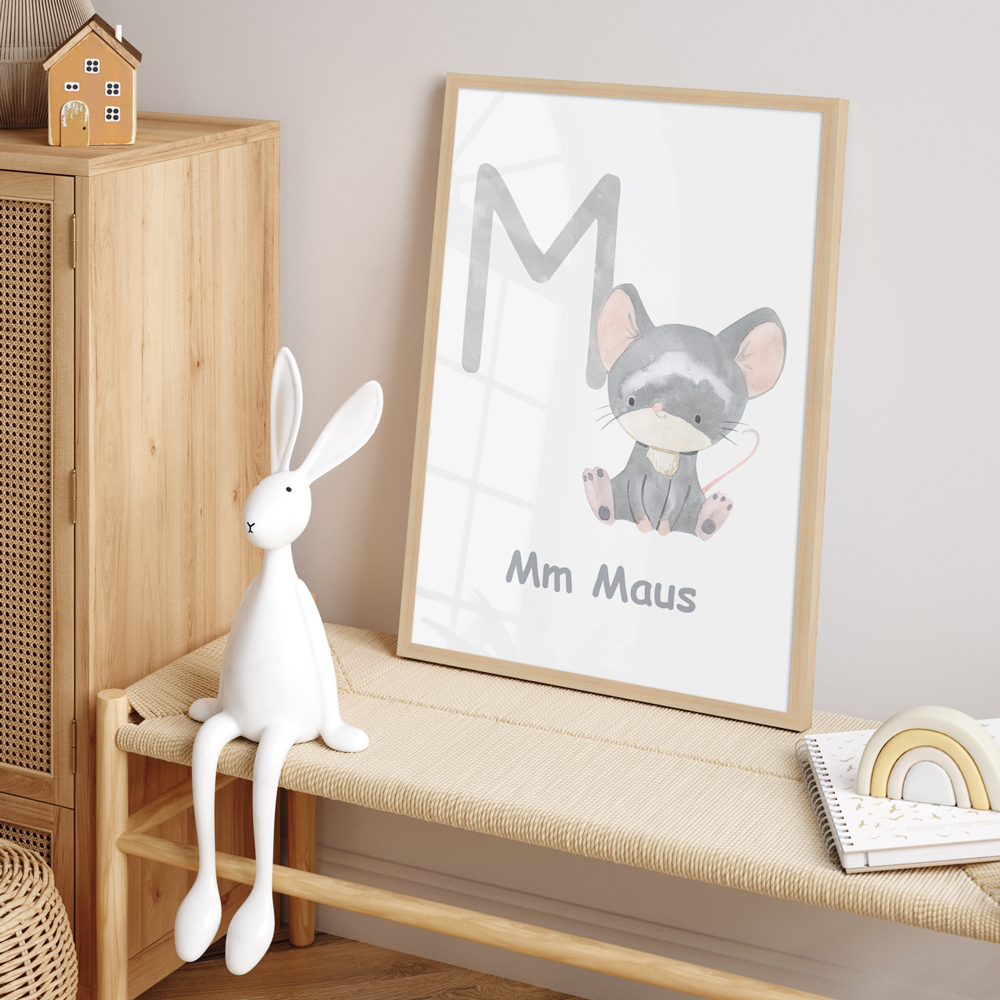 Interior Beispiel - Buchstaben Poster mit Mause Illustration Kinderzimmer dekoriert mit Poster "M-Maus"