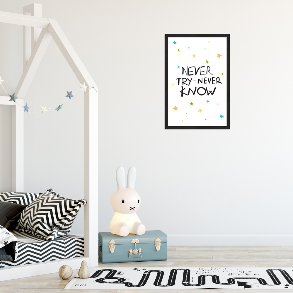 Kinderzimmer dekoriert mit 30x45 Poster "never know never try"