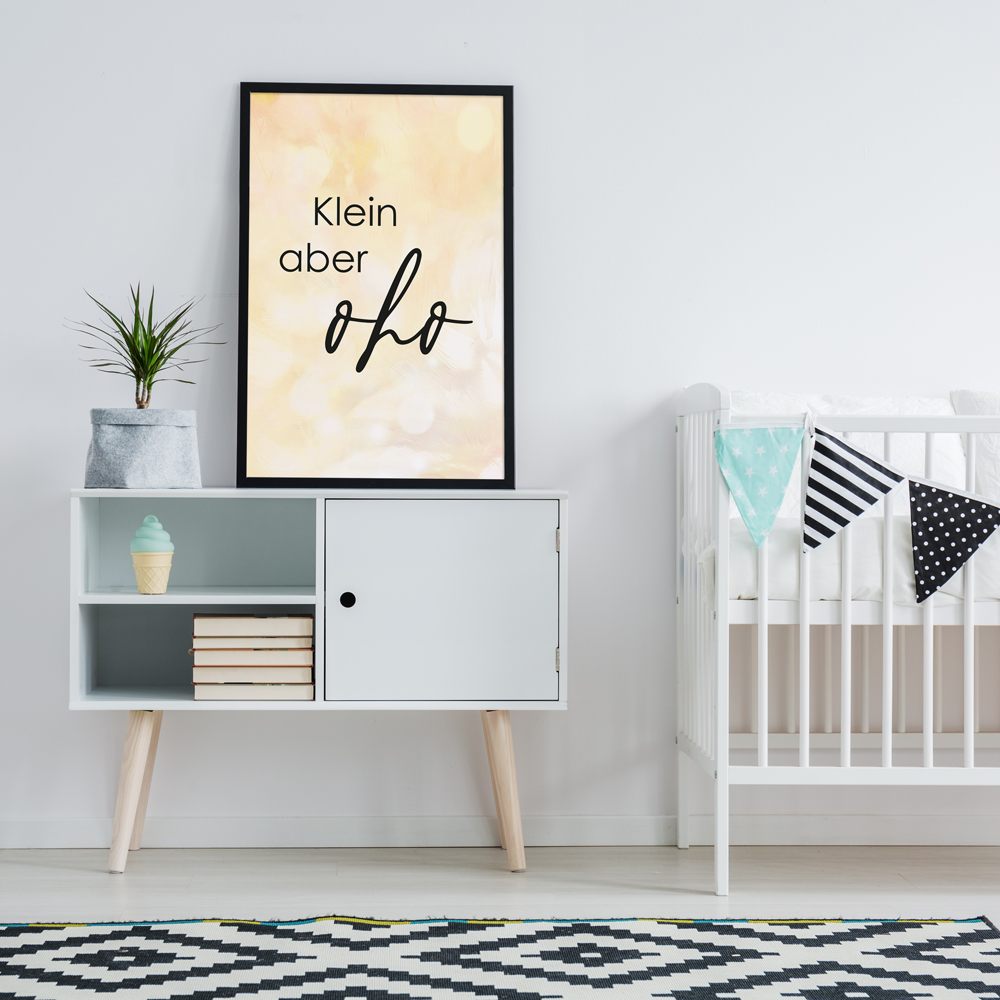 Kinderzimmer dekoriert mit 40x60 Poster "Klein aber oho"