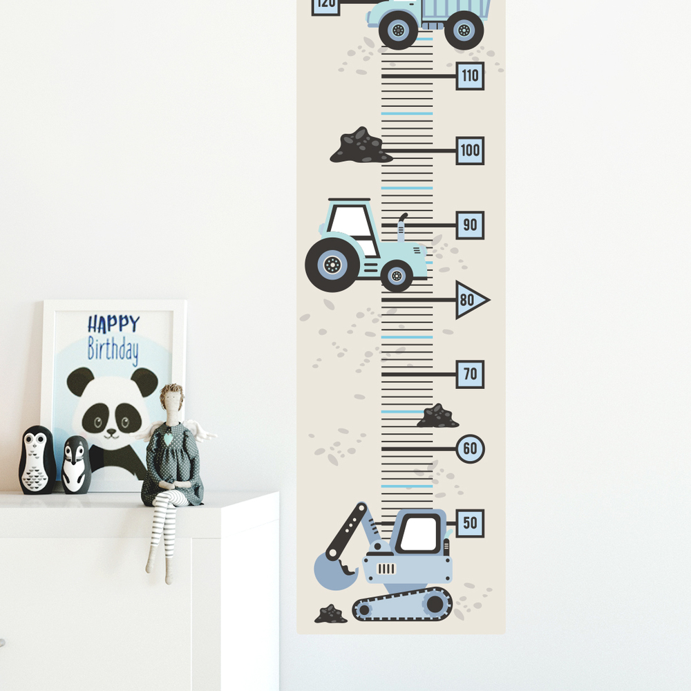 Kinderzimmer dekoriert mit blauem Baufahrzeuge Kindermesslatte Sticker