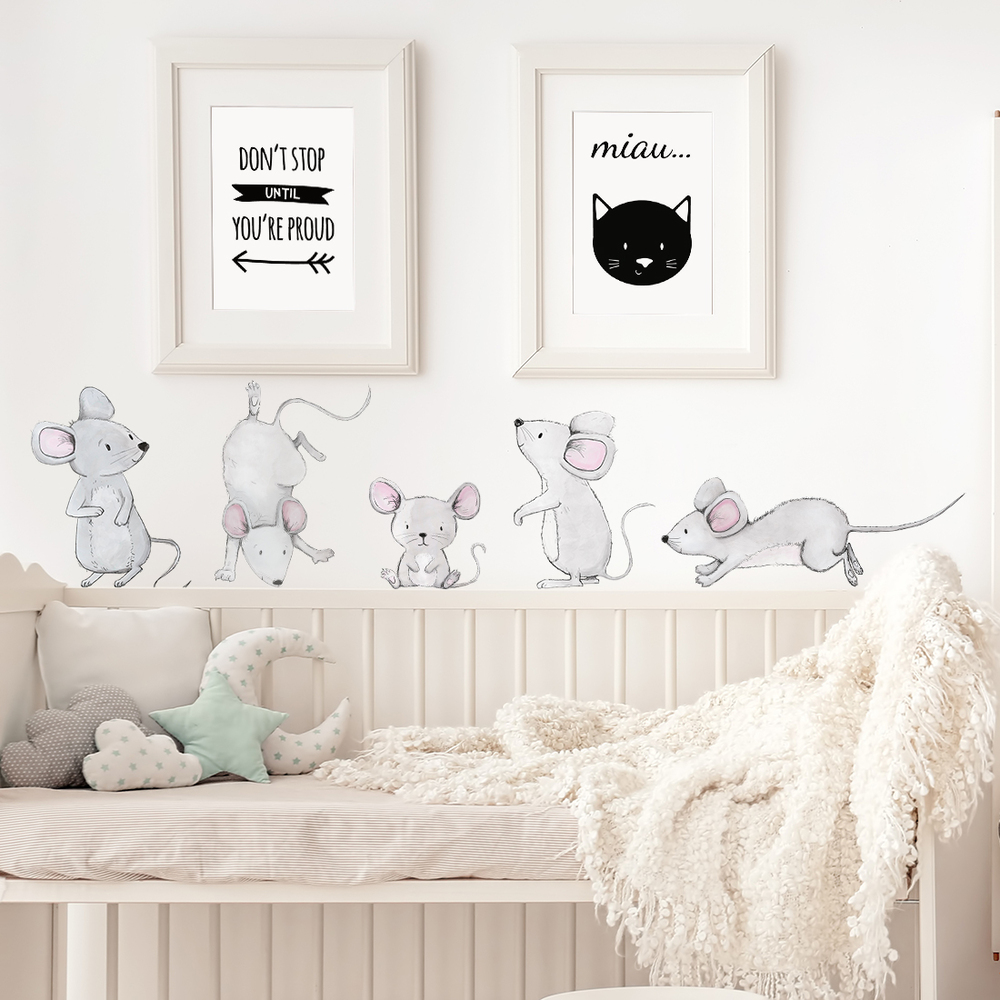 Mäusefamilie Wandtattoo über Bett