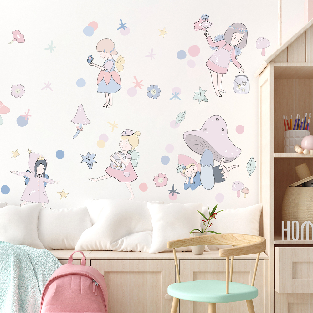 Wand dekoriert mit rosafarbenem Feen Wandsticker