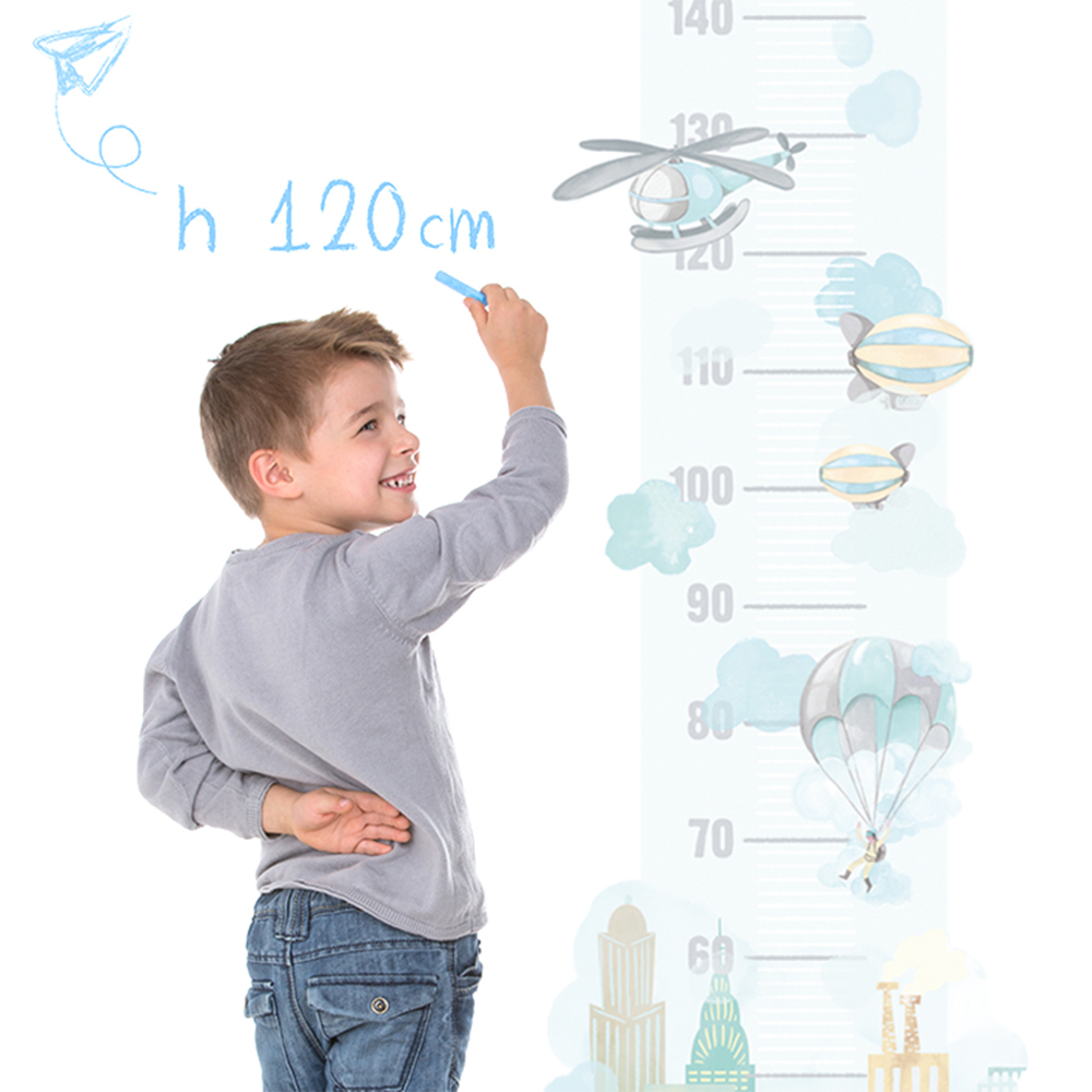 Kinderzimmer dekoriert mit Flugzeug Kindermesslatte Sticker