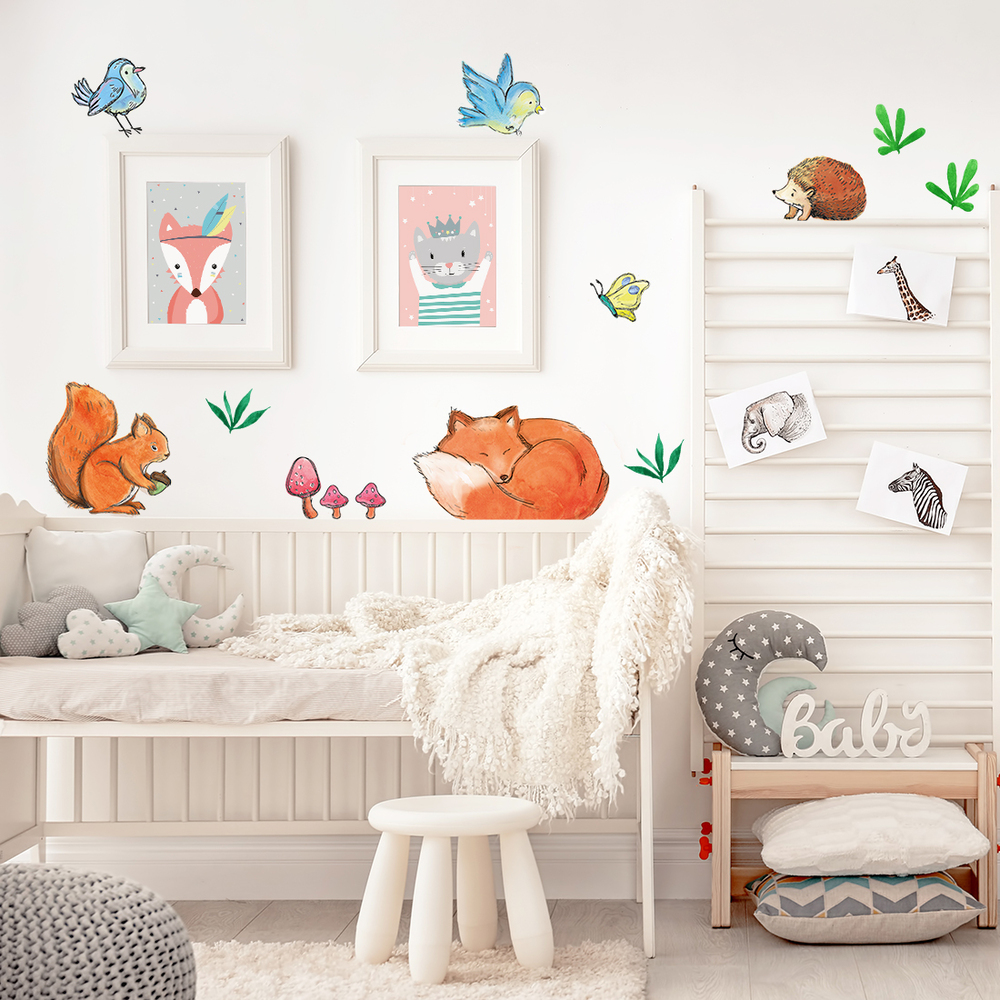 Waldfreunde Wandtattoo über Bett